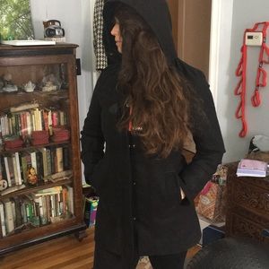 ✨NWT✨Black hooded coat